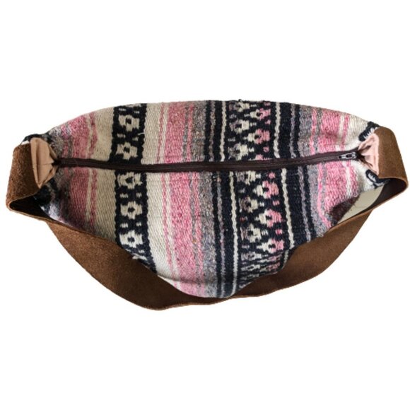 Oversized, large 'carpet' or tapestry style bag with pompoms - Picture 10 of 13